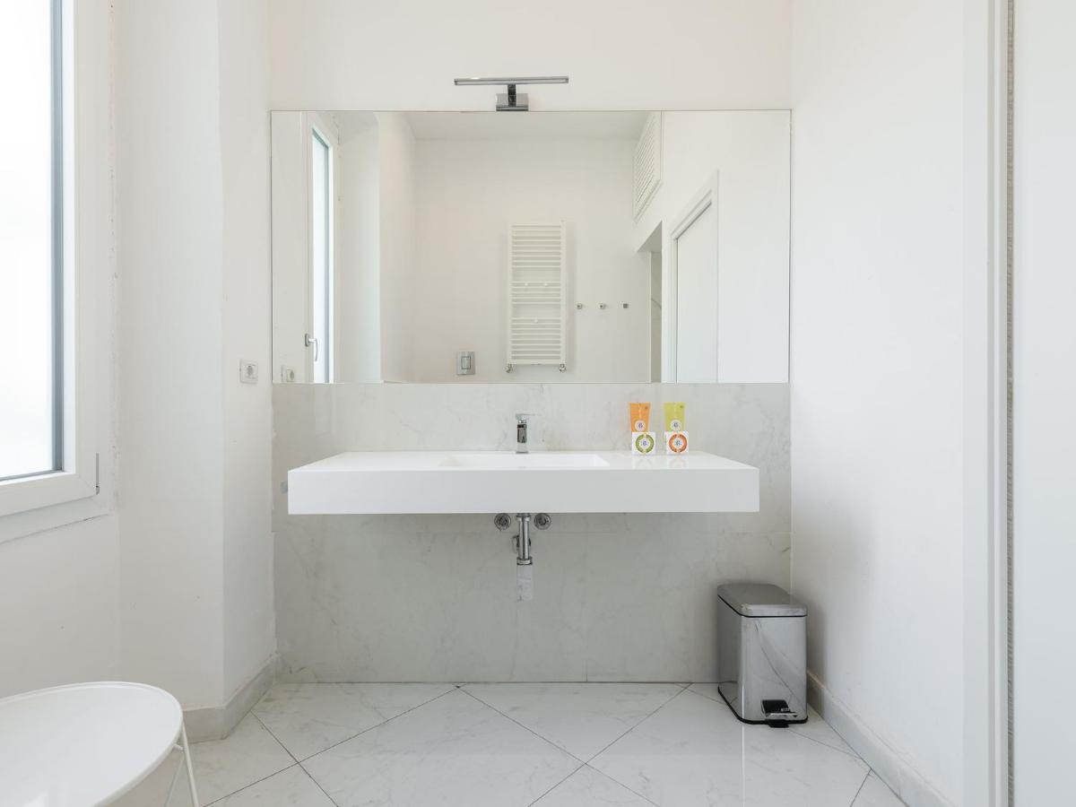 Pley Boutique Del Centro Hotel Cagliari Ngoại thất bức ảnh