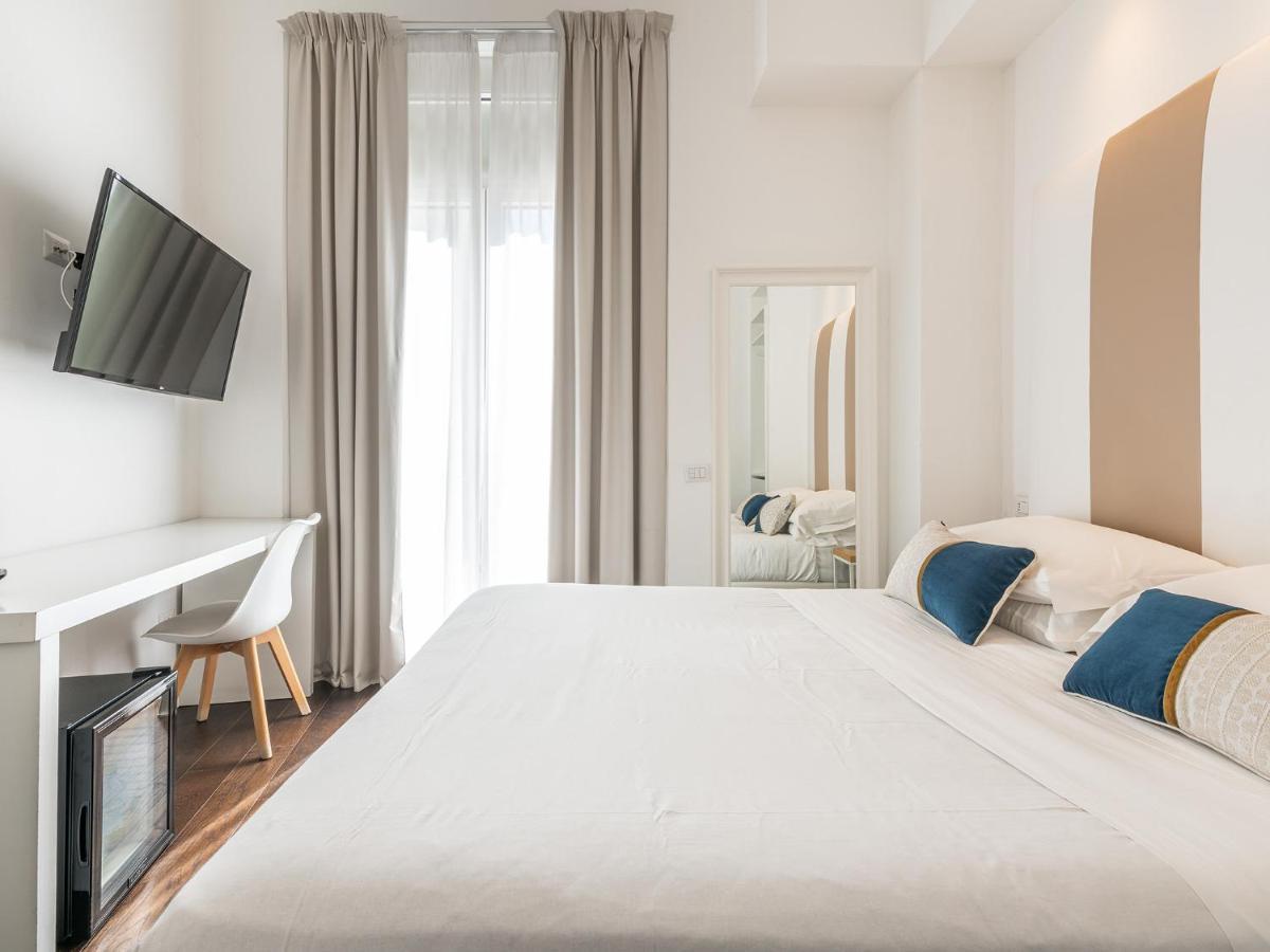 Pley Boutique Del Centro Hotel Cagliari Ngoại thất bức ảnh