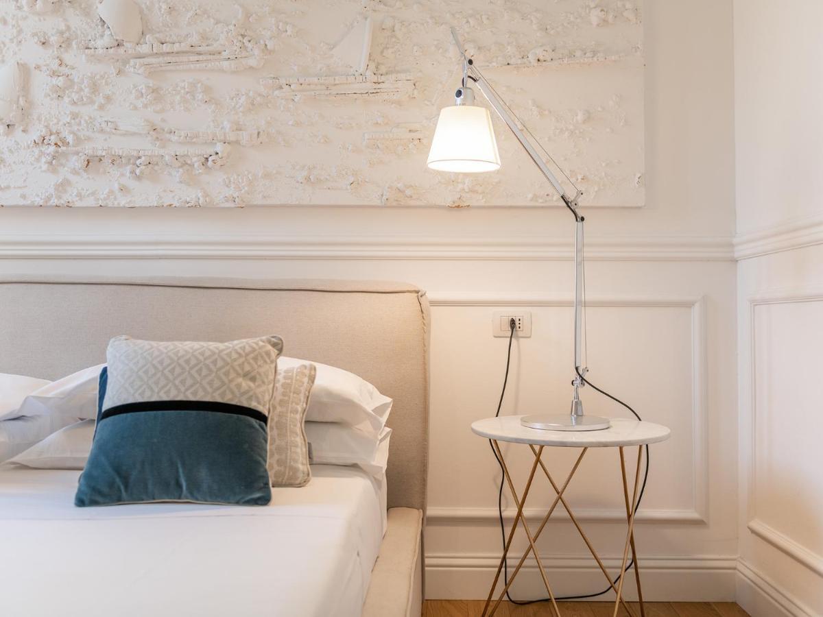 Pley Boutique Del Centro Hotel Cagliari Ngoại thất bức ảnh