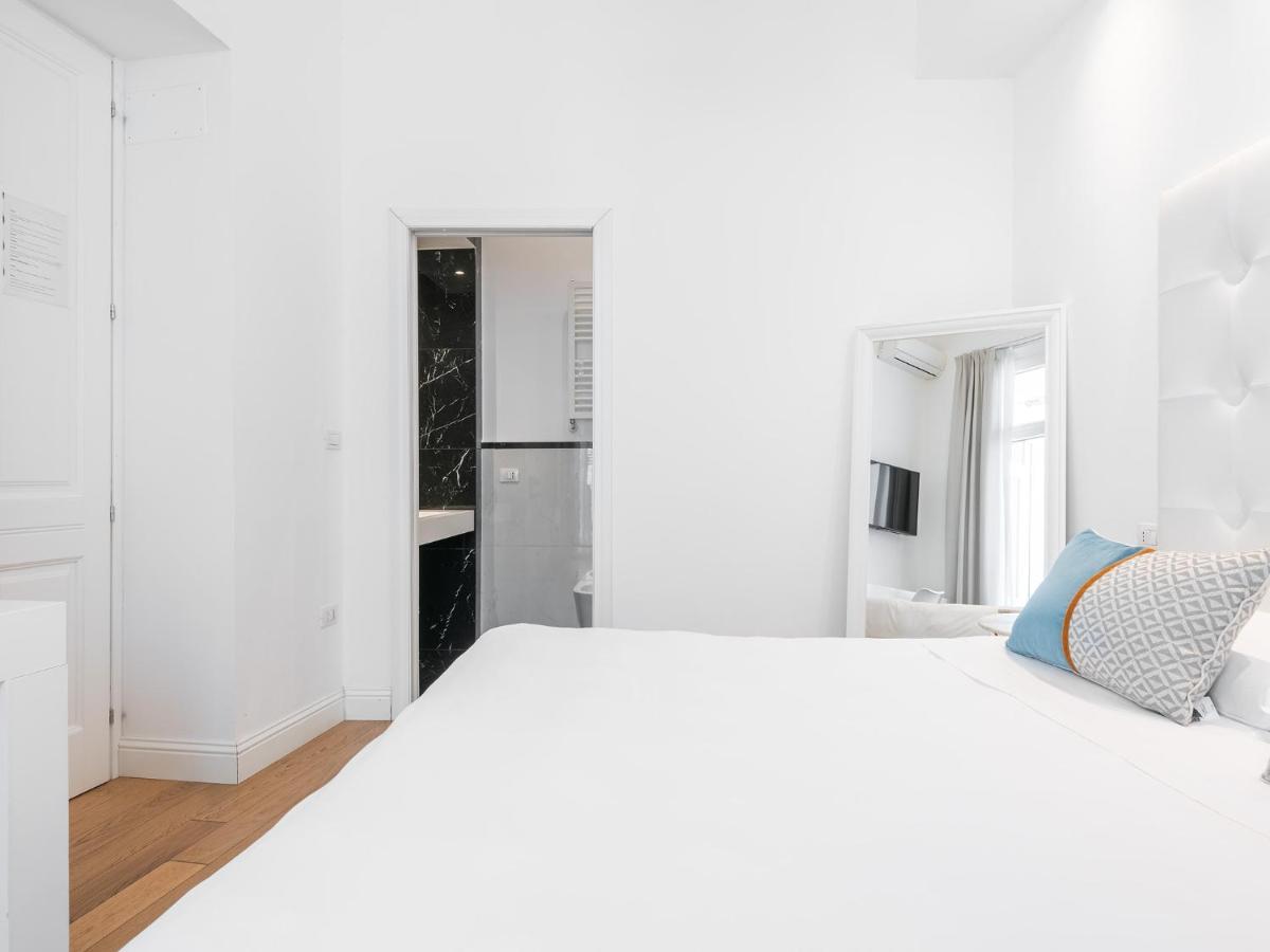 Pley Boutique Del Centro Hotel Cagliari Ngoại thất bức ảnh